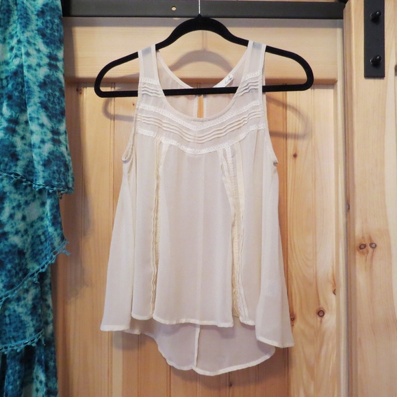 ⭐️BOGO FREE! Sheer Cream Flowy Tank - Picture 2 of 5